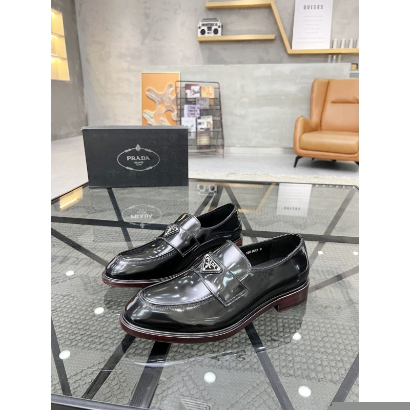 Pra*a leather shoes